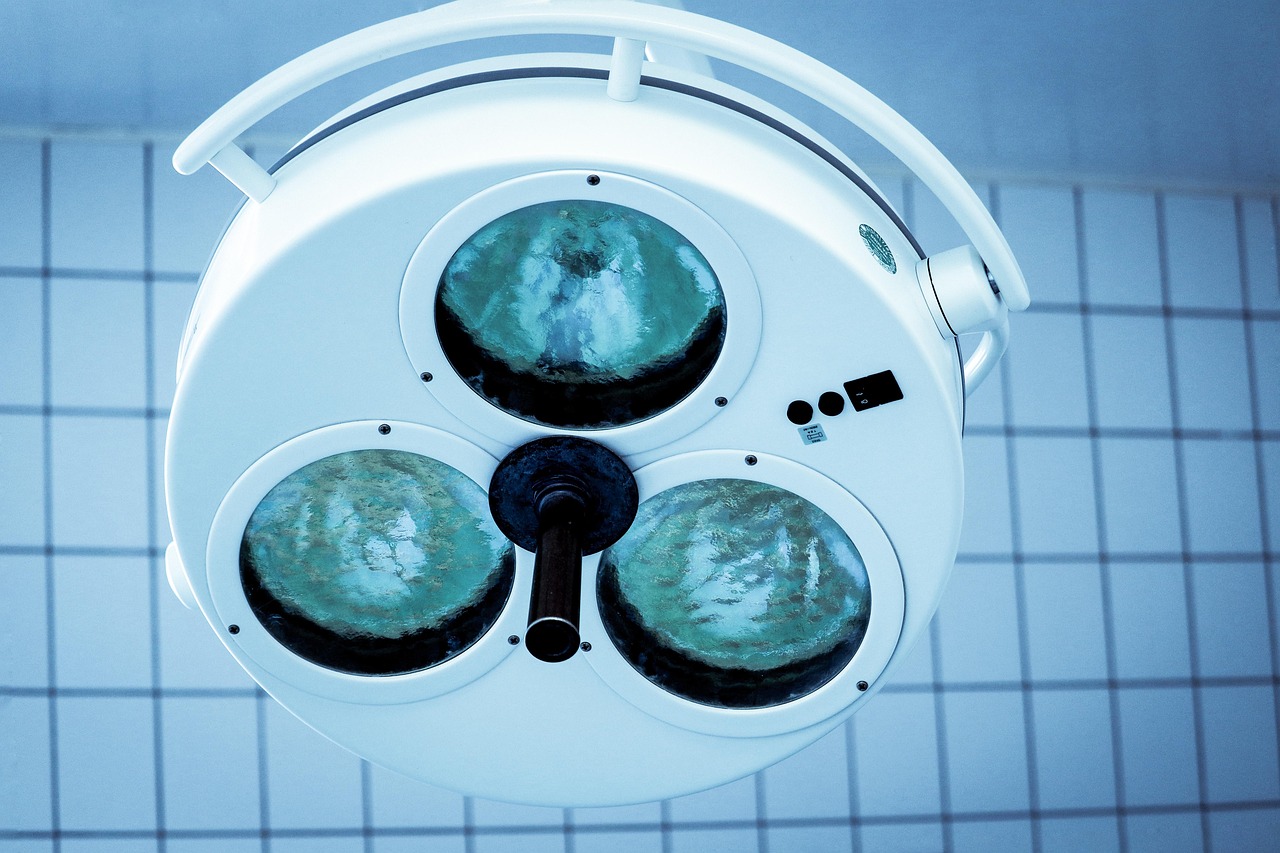 用友通信实名账号：短信与广告铺张造成的环境问题的比较