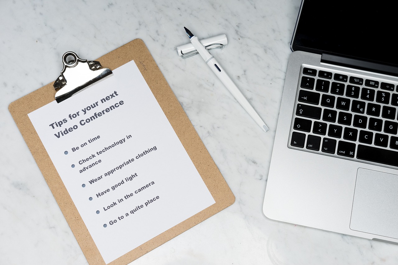 丽晶国际实名账号：菠萝食品app详情下载教程