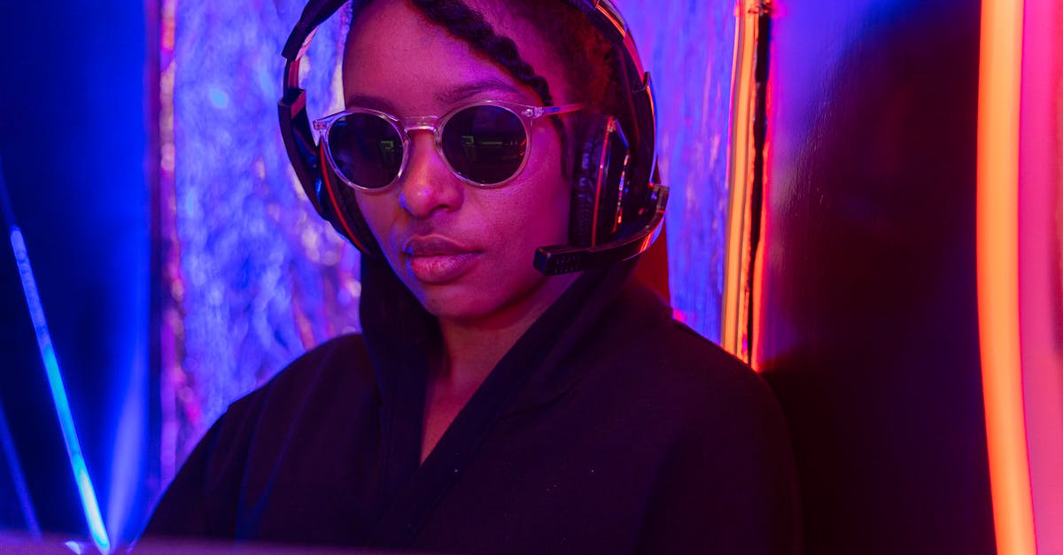 如何制止为游戏提供技术支持辅助的网络站点的运营 